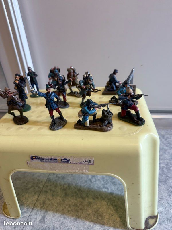 Lot De 12 Soldats En Plomb 2e REP - Hachette - Échelle 1:32 (60mm)