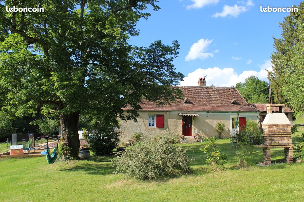 Maison 4 pièces 68 m² · à Saint-Pierre-de-Chignac · 68 m² · 835 €