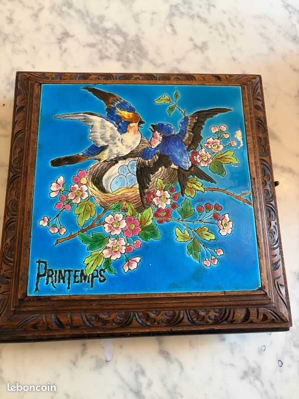 ANCIEN DESSOUS DE plat en barbotine a décor de fleurs et d insecte EUR 25,00 - FR