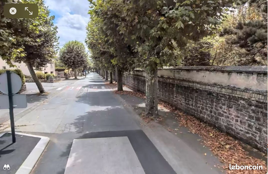 Terrain constructible 2000 m2 · à Montfort-sur-Meu · 600 000 €