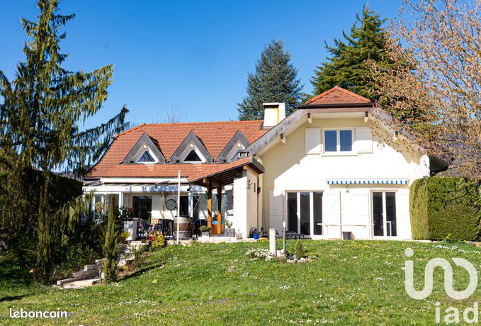 Propriété 7 pièces 209 m²