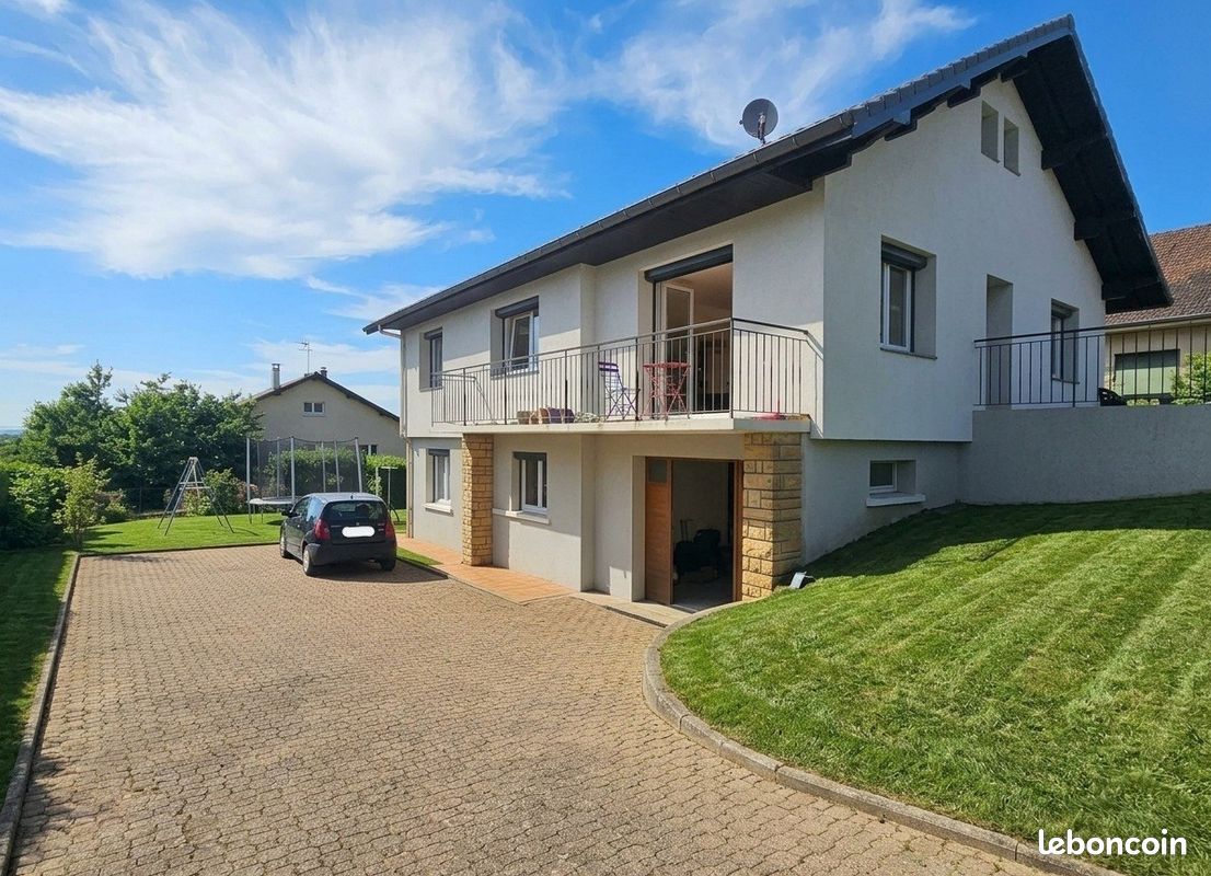 Maison 6 pièces 135 m² · à Saint-Amour · 135 m² · 229 000 €