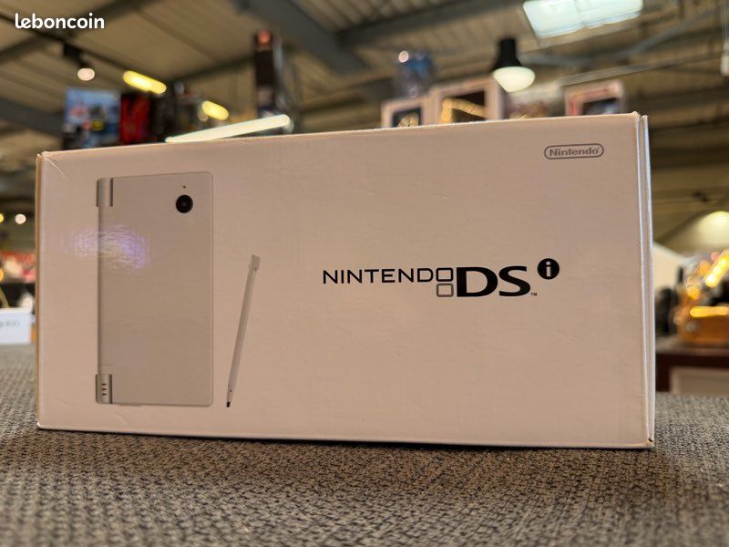 Nintendo DSI NEUVE (image 1)