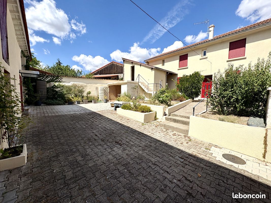 Maison 5 pièces 89 m² · à Saint-Laure · 89 m² · 222 600 €