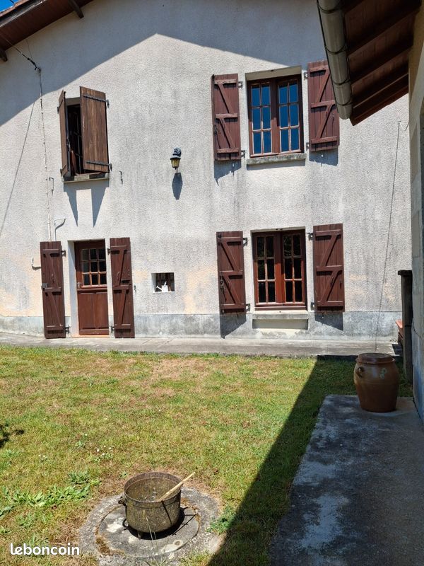Maison 3 pièces 80 m² · à Terres-de-Haute-Charente · 80 m² · 53 000 €