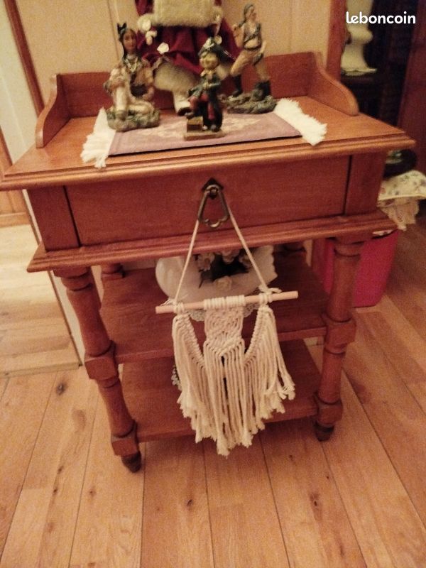 Vends table de chevet (image 1)