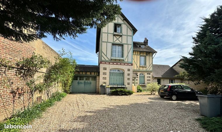 Maison 9 pièces 205 m²