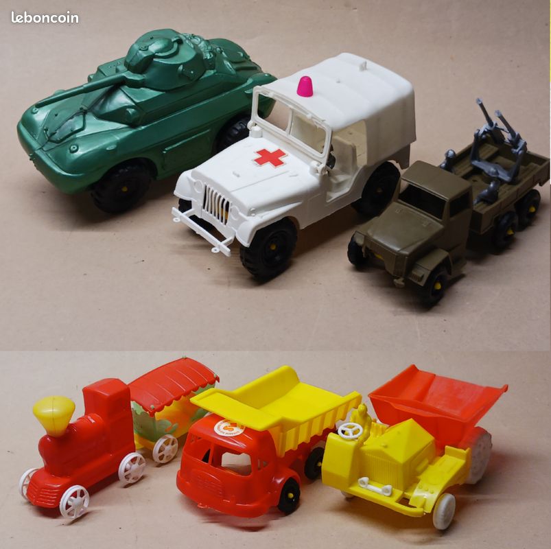 Lot Jouets Véhicules Militaires Plastique - Bazar Enfant - Occasion