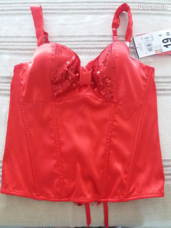 Guêpiere rouge (image 1)