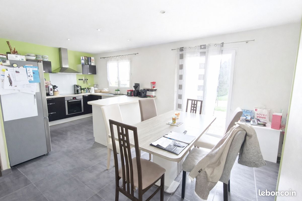 Maison 5 pièces 105 m² · à Chaptelat · 105 m² · 203 300 €
