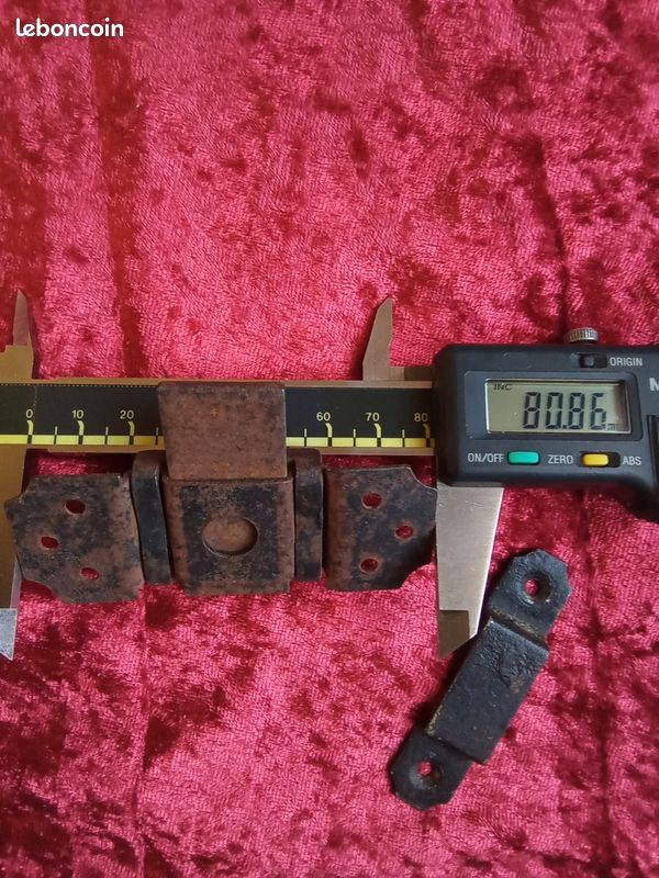 Lot Quincaillerie Ancienne : 15 Targettes (verrous) Et 10 Pontets Pour Porte - Métal à Nettoyer - Occasion