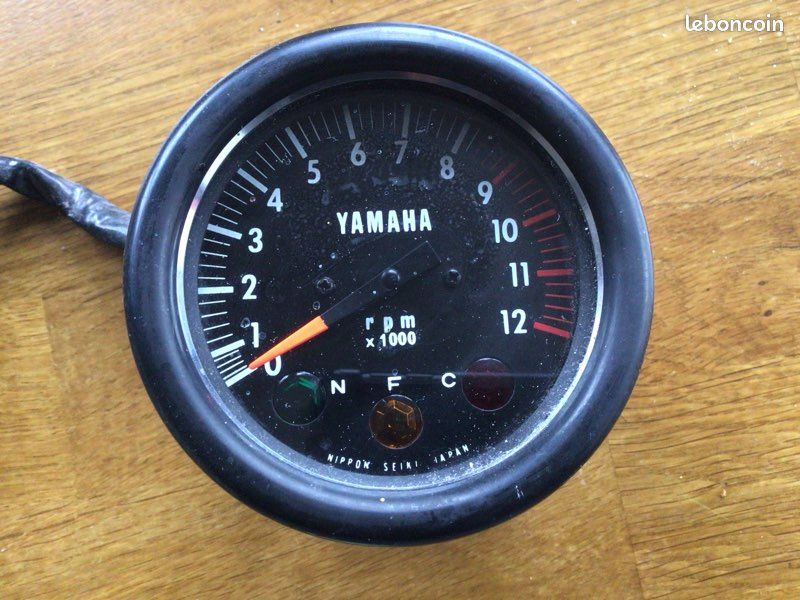 Compte tours YAMAHA 125 AS2 années 71 - 72 (image 1)