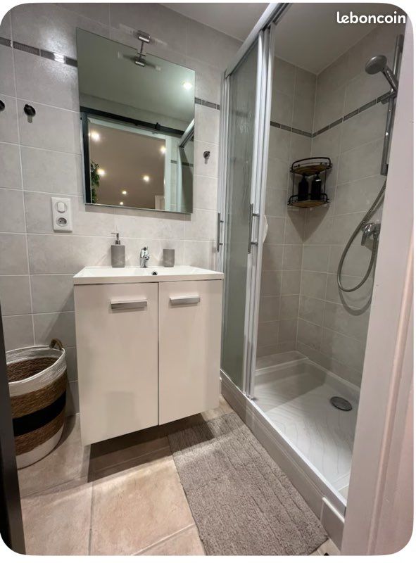 Studio à 50m du bord de mer (image 3)