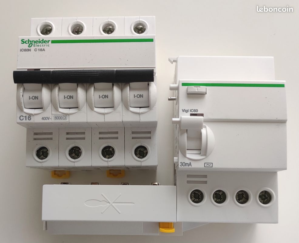 Schneider Electric - Acti9, iC60N disjoncteur 4P 16A courbe C - A9F77416