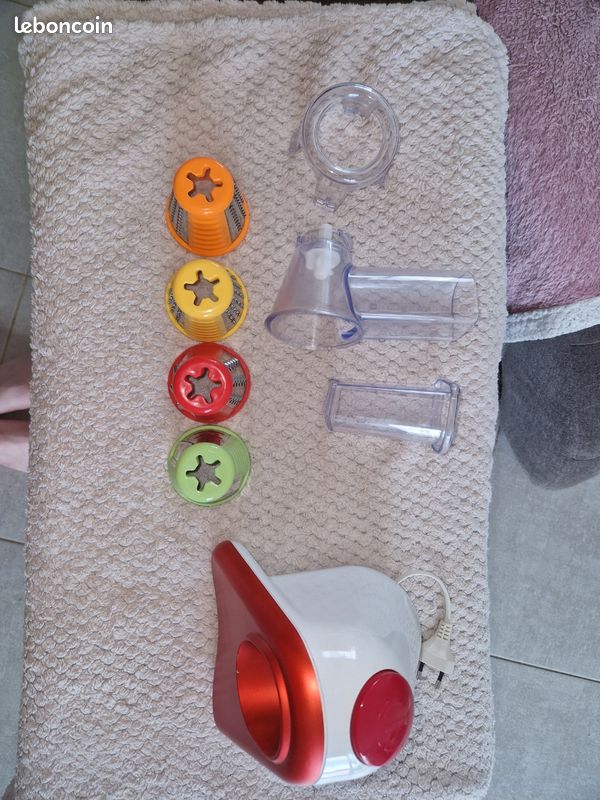 Coupe Legumes Electrique, 3 en 1 Rapeuse Legume Electrique Multifonction avec 3 Jeux de Lames, Facile à Nettoyer pour Carottes, Pommes de Terre, Fromage, Concombres