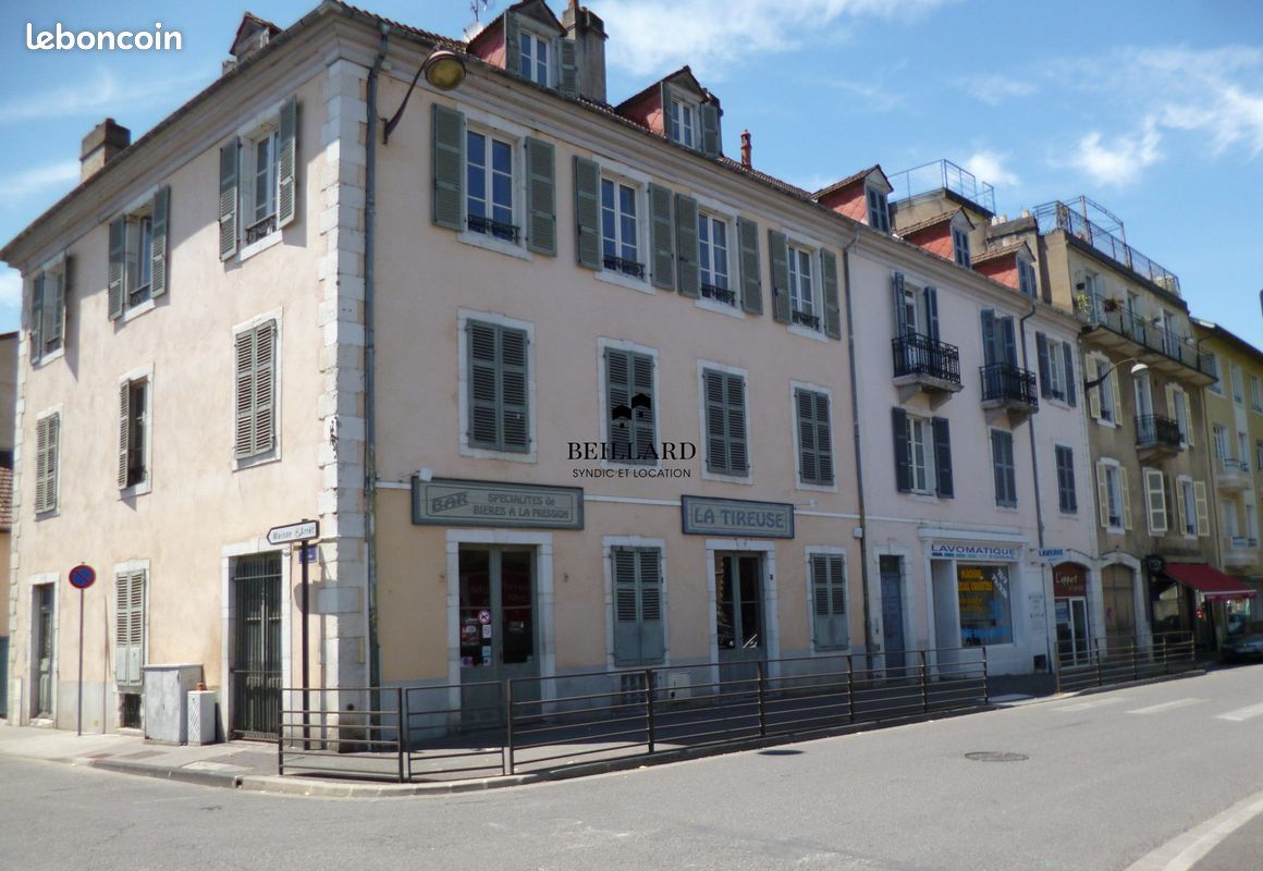 Local commercial 680 m² · à Pau · 680 m² · 1 050 600 €