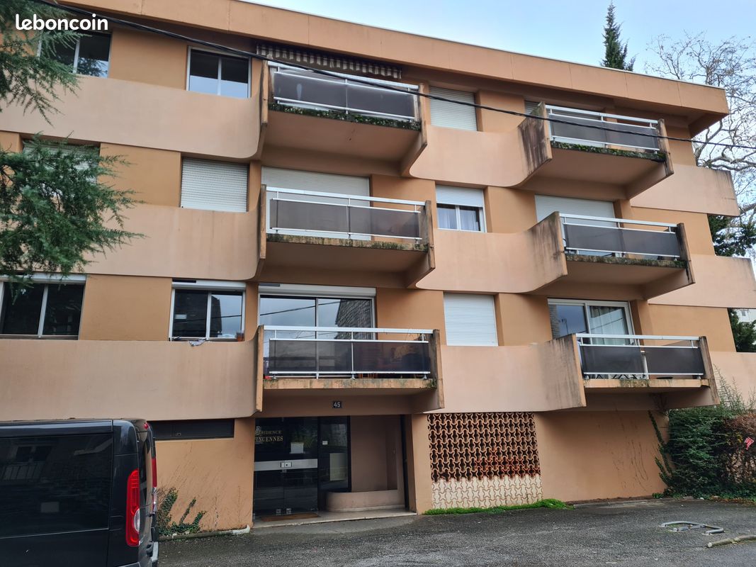 Appartement 2 pièces 42 m² - Brive-la-Gaillarde 19100 (image principale 0)