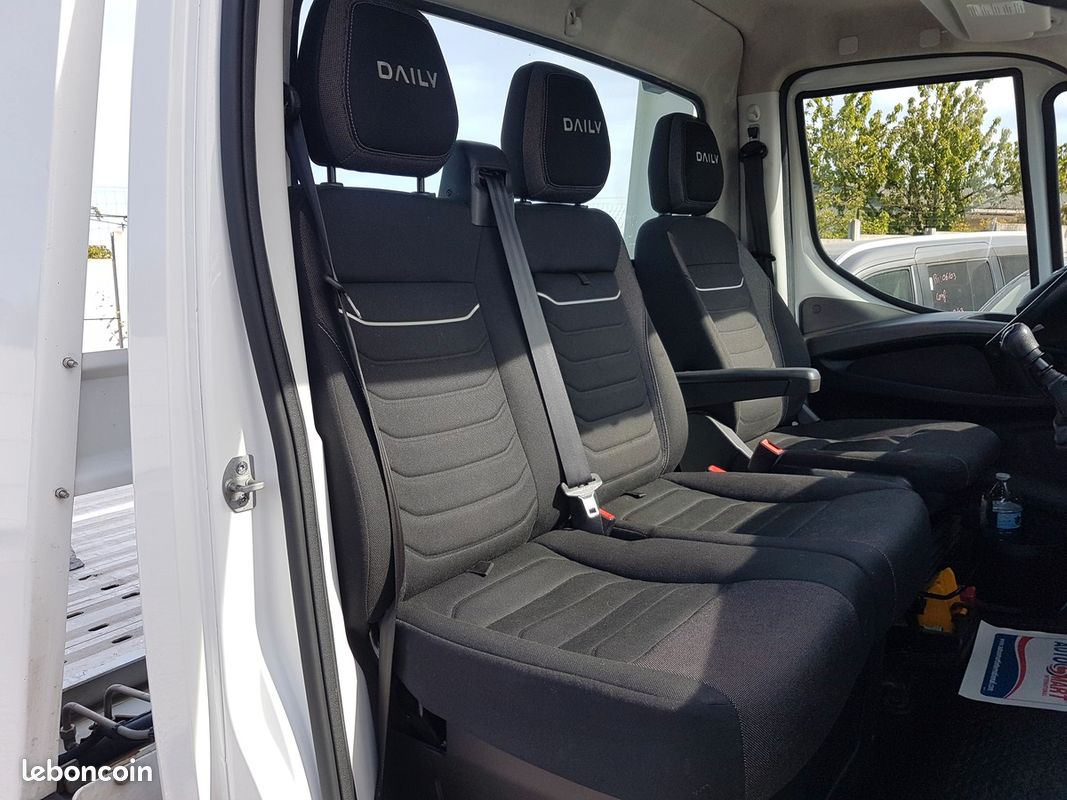 Iveco Daily V (2) 35C18 3.0 HPI 180 3T5 BVM6 Dépanneuse Porte Voiture Plateau Coulissant 131.002 Km (image 6)