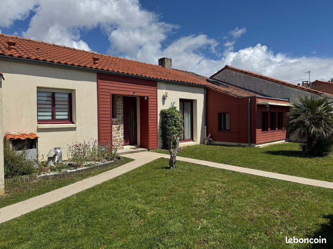 Maison 8 pièces 122 m² · à La Chevrolière · 122 m² · 294 800 €