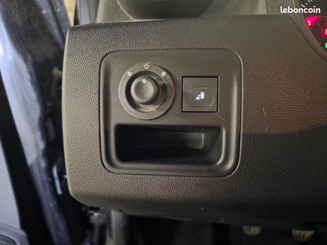 DACIA DUSTER 1.3 TCe - 150 - 4x4 II Prestige (image 21)