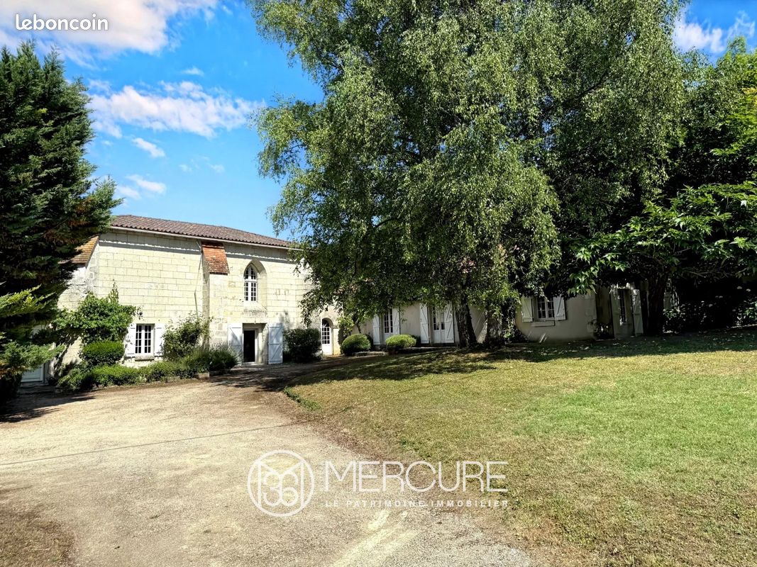 Maison 10 pièces 281 m² · à Châtellerault · 281 m² · 340 000 €