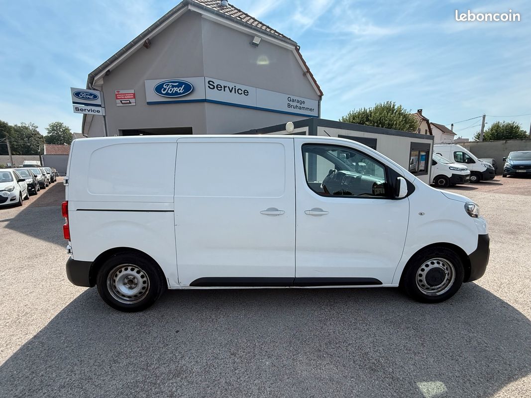 Peugeot Expert Premium L1H1 115 CH BVM6 Régul et limiteur de vitesse / Clim / Aide au stationnement AR / porte latéral électrique (image 2)