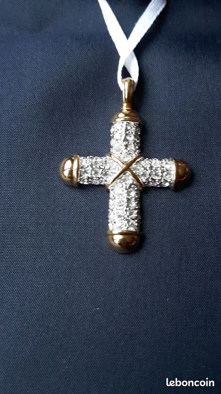 Pendentif croix (image 1)
