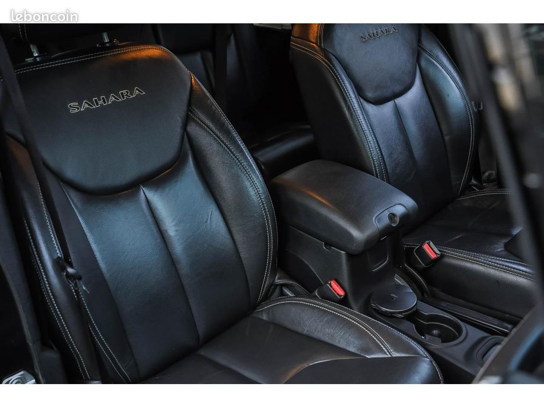 JEEP WRANGLER 3.6i - BVA 2016 Unlimited Sahara (image 13)