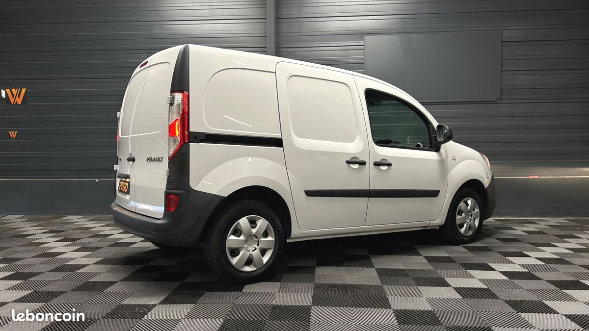 RENAULT KANGOO EXPRESS FOURGON 1.5 BLUEDCI 95 CONFORT TVA RECUPERABLe (image 2)