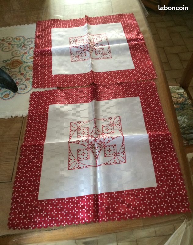 Lot 3 napperons blancs et rouges (image 2)