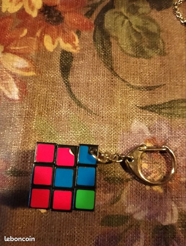 Ruby cube porte clefs joue (image 1)