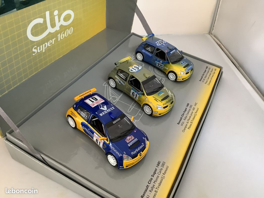 Renault Sport Clio Trophy – échelle 1/18 – Universal Hobbies N°4505 – état Neuf