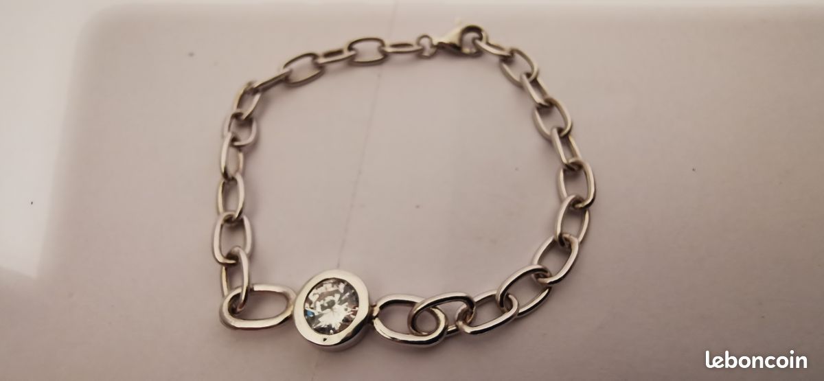 Bracelet argenté avec pierre (image 2)