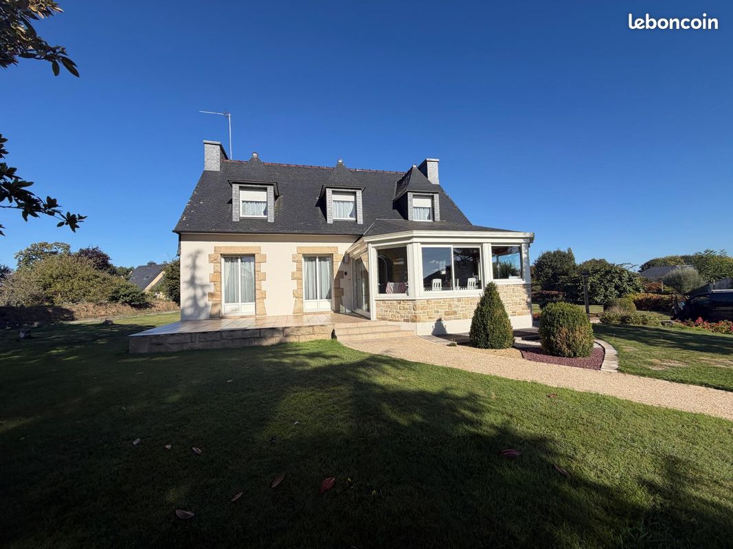 Maison 8 pièces 157 m² · à Rospez · 157 m² · 319 900 €