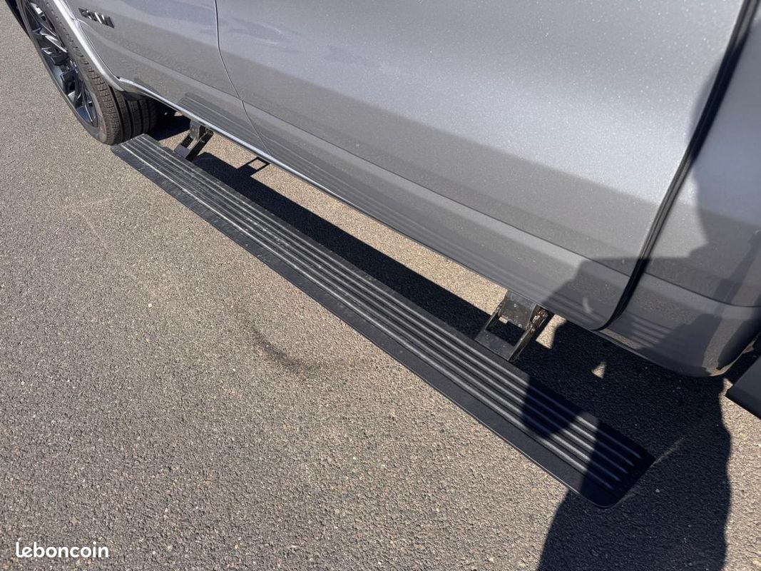 Dodge ram 1500 crew limited night edition rambox 2025 (image 26)