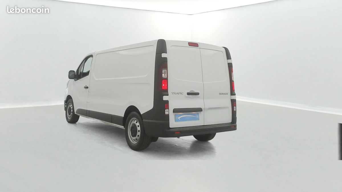 Renault trafic fgn l2h1 3000 kg blue dci 130 confort (image 3)