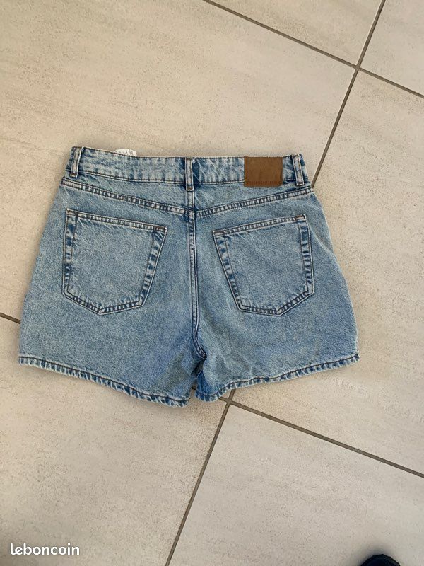 Short JEANS femme jean pull&bear taille 38 Vêtements