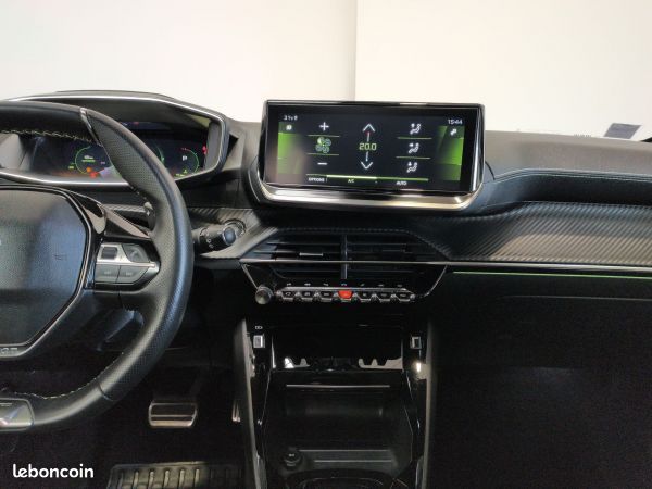 Peugeot 208 GT PureTech 100 S&S EAT8 (image 10)