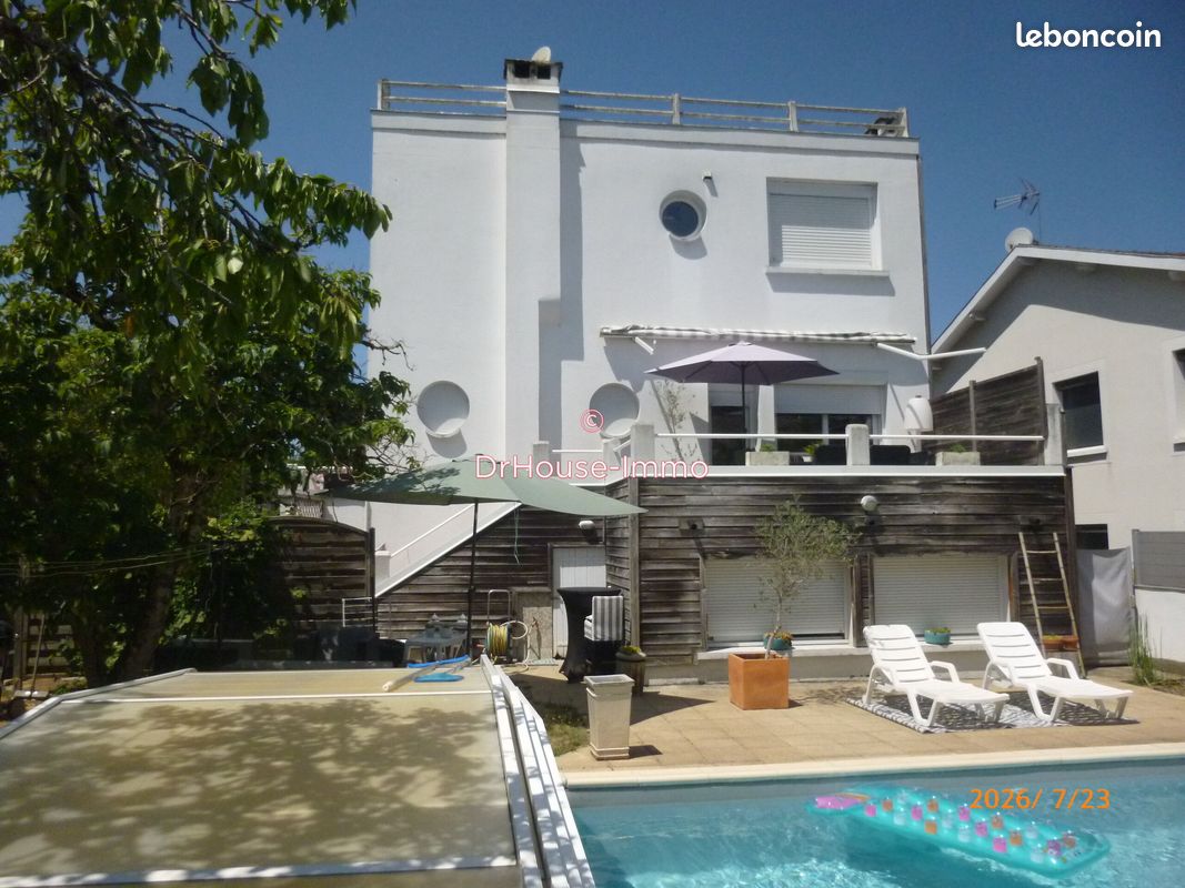 Maison 8 pièces 142 m² · à Boulazac Isle Manoire · 142 m² · 348 600 €