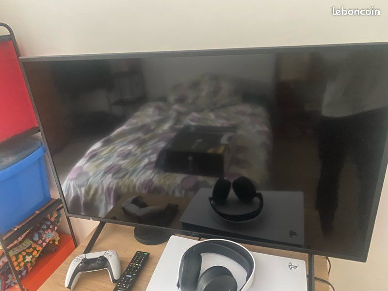 PS5 Digital + Manette + Casque (image 3)
