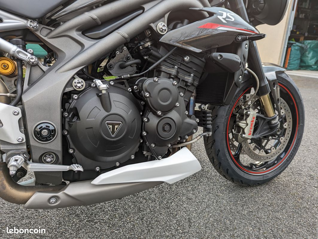 Triumph Speed Triple RS 1050 (2018) (image 2)