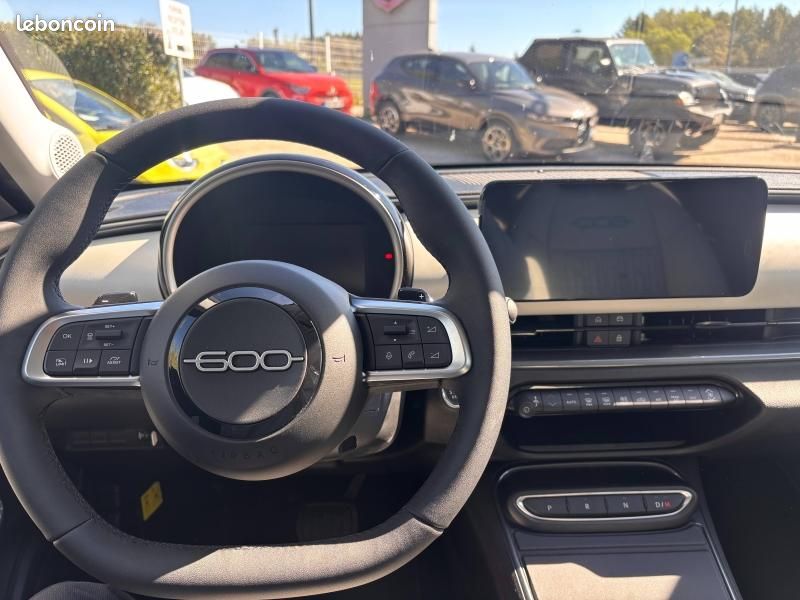 Fiat 600 1.2 Hybrid Turbo 110ch La Prima eDCT6 Step 2 (image 18)