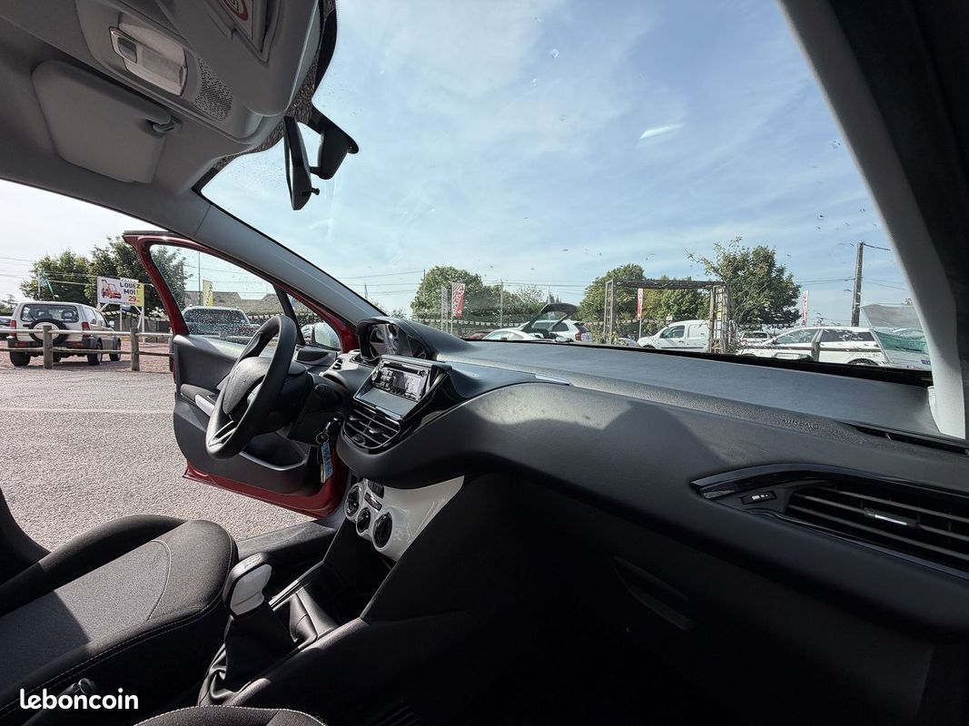 Peugeot 208 1.2 PURETECH 68CH LIKE 5P (image 21)