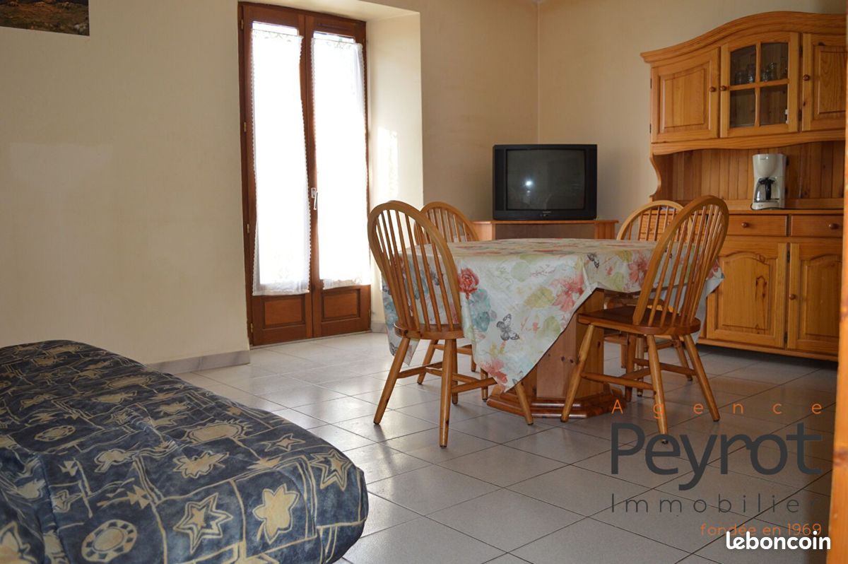 Appartement 3 pièces 50 m² · à Angoustrine-Villeneuve-des-Escaldes · 50 m² · 520 €/mois