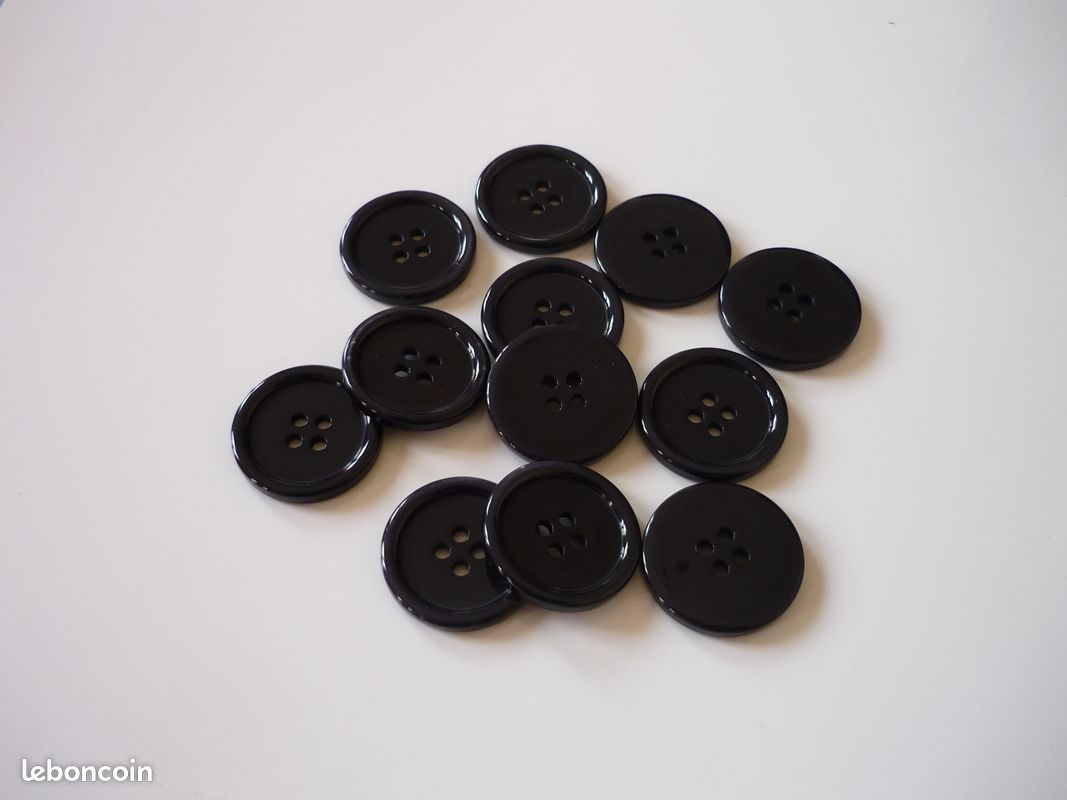 Lot De 12 Boutons Vintage Noir Texturé - 1,9 Cm à Pied, Référence 5242