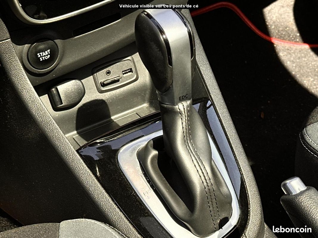 RENAULT CLIO Estate 120CH EDC Intens - Toit panoramique (image 14)