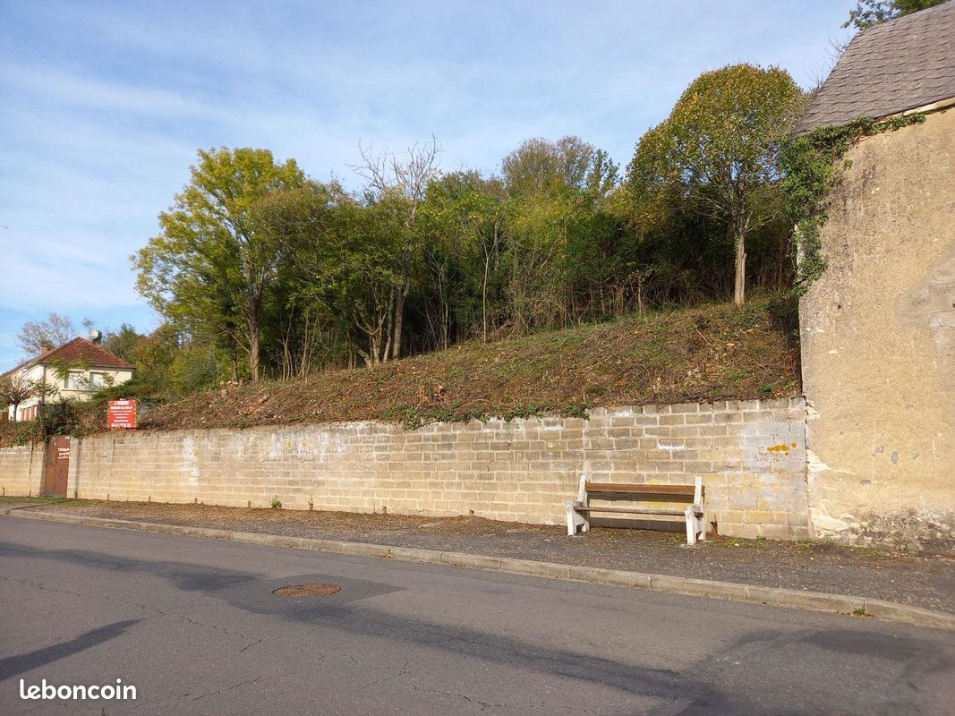 Terrain 6780 m² · à Châteauneuf-sur-Cher · 6 780 m² · 63 600 €