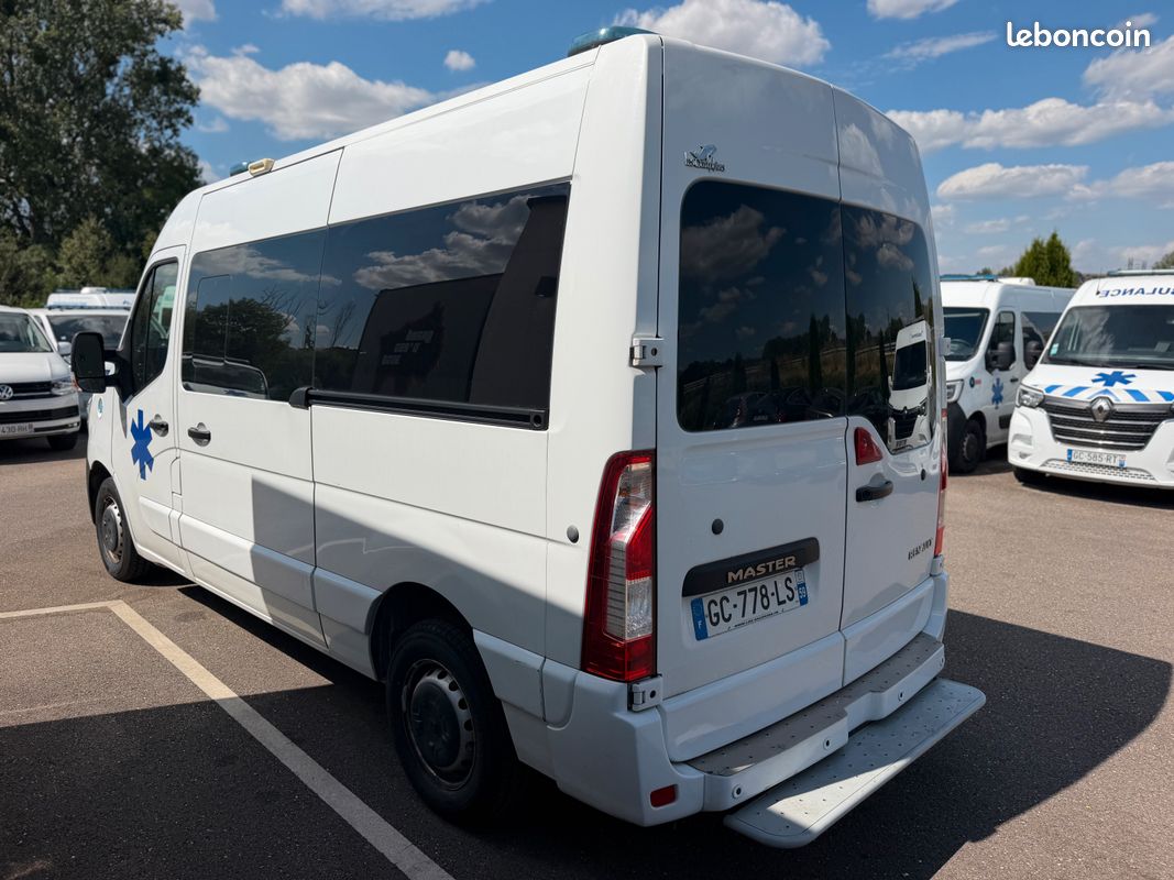 Renault Master L2H2 Ambulance Les Dauphins Type B - EN1789 2.3 Blue Dci 165 cv (image 4)