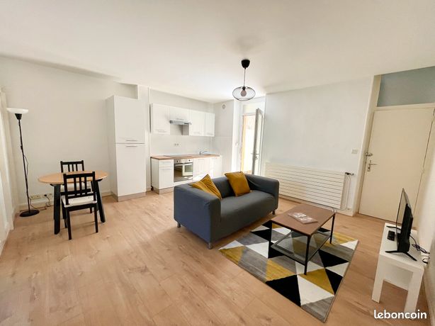 Joli appartement F2 ★ ★ ★ meublé de 40m² avec 10m2terrasse et clim – Centre Montluçon