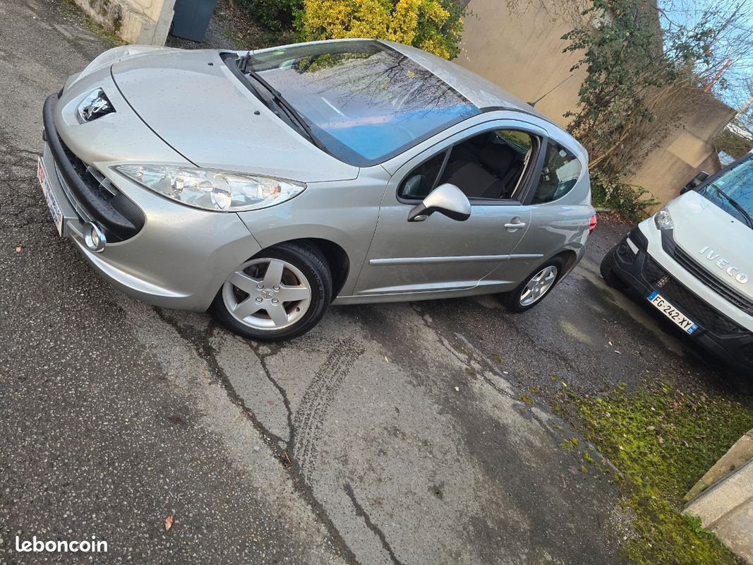Peugeot 207 1.4 l 16 v 95 cv 79000 km (image 1)